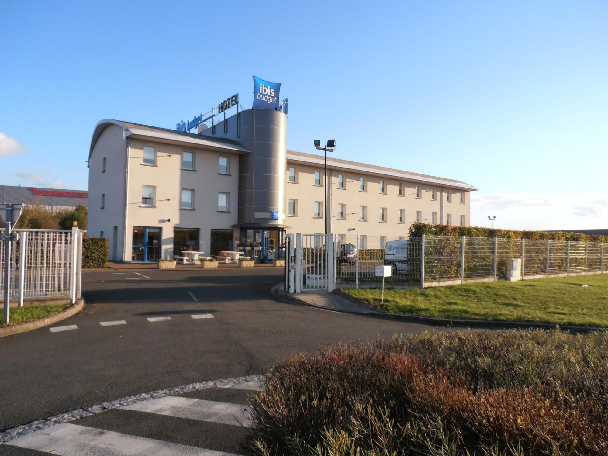 Ibis Budget Sur Loire Hotel