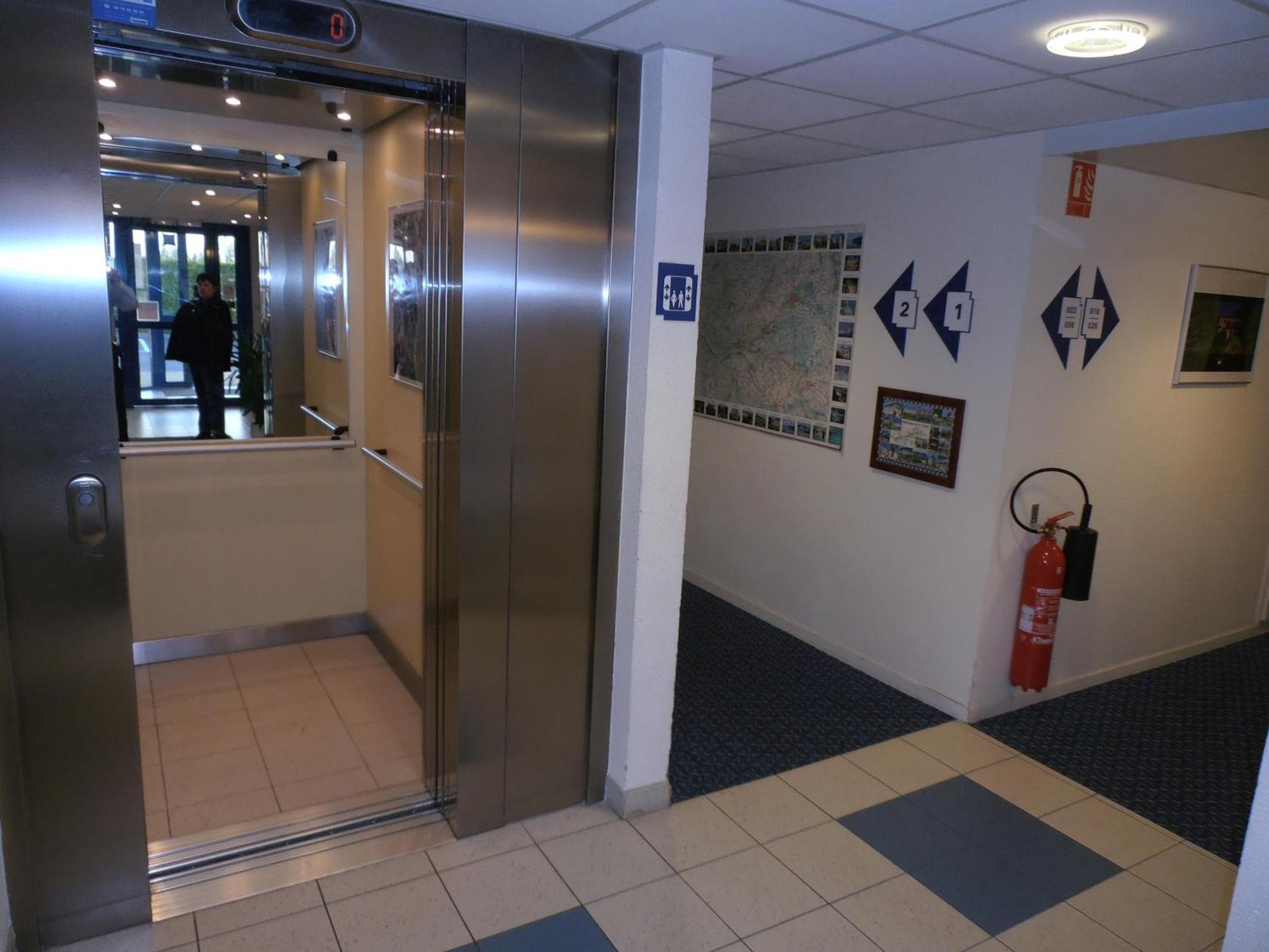 Ibis Budget Sur Loire 2*